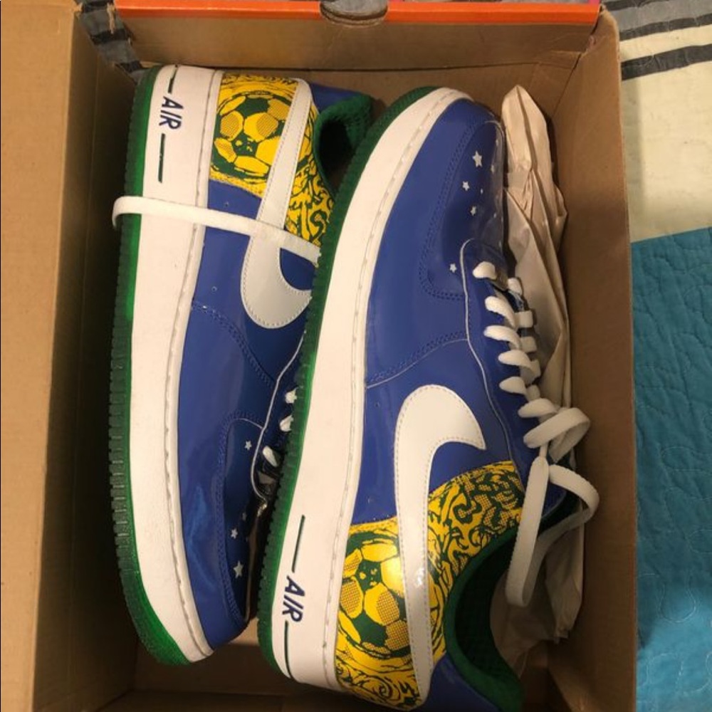 Men’s Nike Air Force 1s Ronaldinho size 11.5